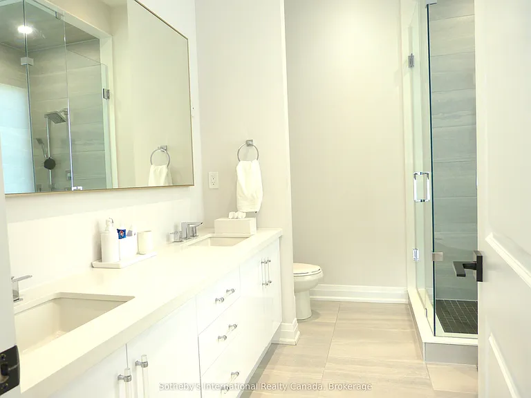 102 Sladden Ct — Photo 16