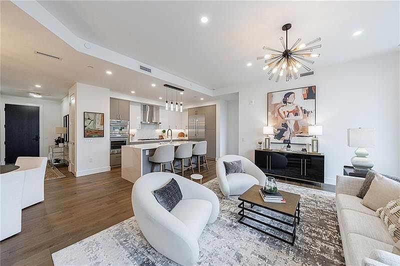 1st image of 2425 Peachtree Rd NE