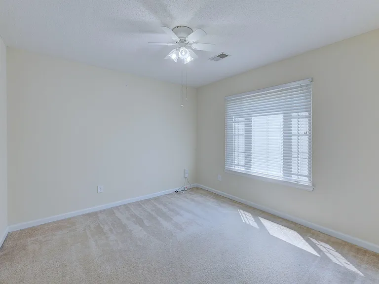 184 Ivy Square Dr — Photo 17