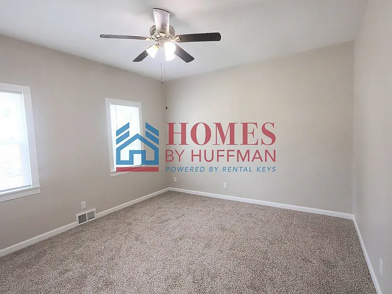 1303 E Indiana St — Photo 10