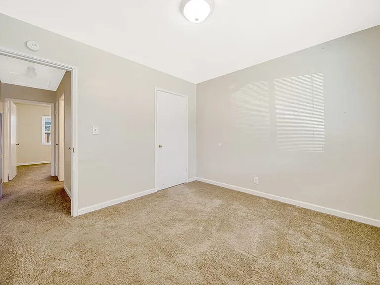 1821 Woodland Ave — Photo 11