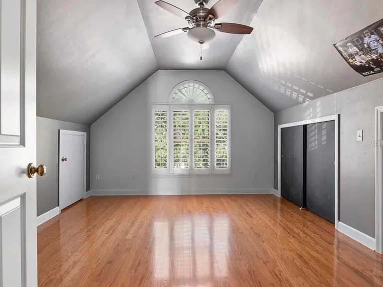 1119 Belleaire Cir — Photo 40