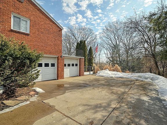 2nd image of 3506 Ridgewood Dr