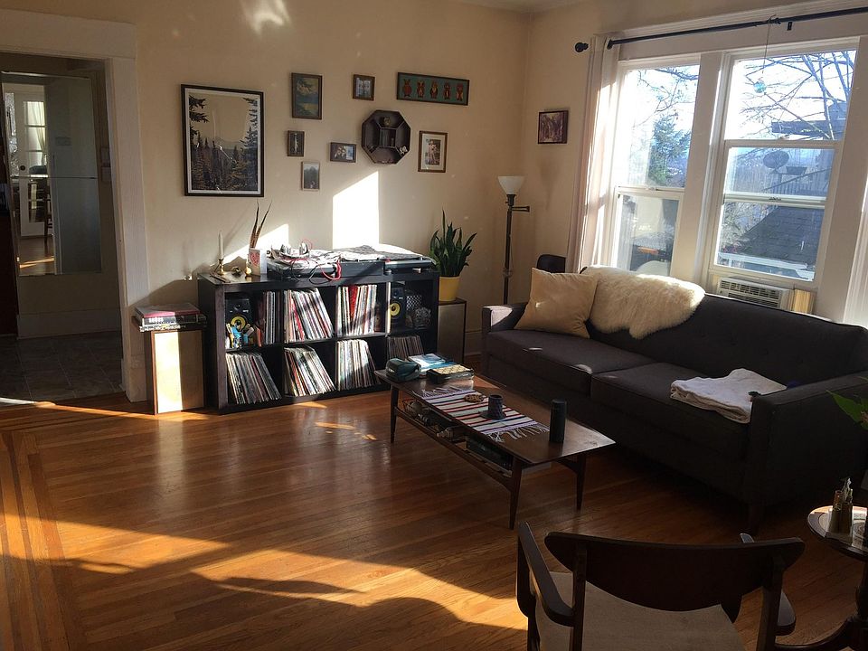 Living Room photo 2