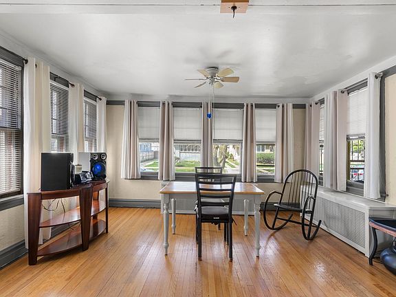 4th image of 1139 N Lockwood Ave