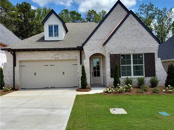513 Windsor Dr, Opelika, AL 36801