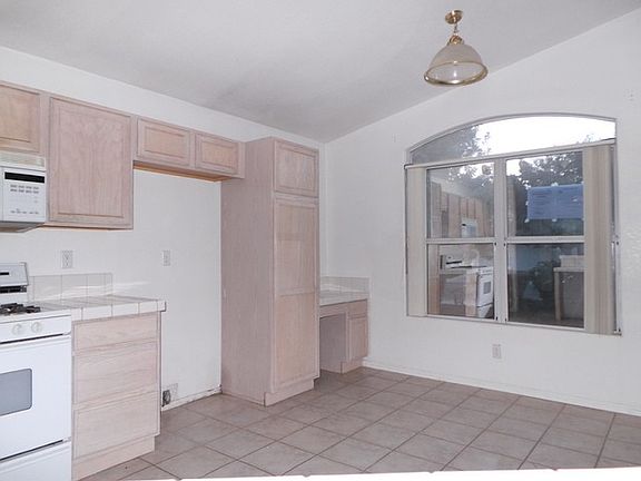 5th image of 5226 Variety Ave