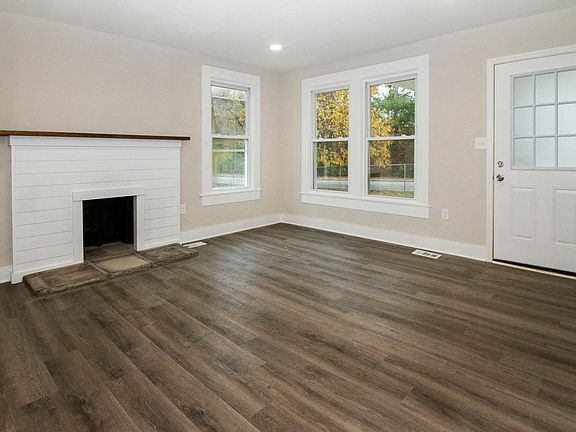 3rd image of 5414 Magazine Rd