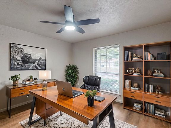 4th image of 3714 Kiest Knoll Dr