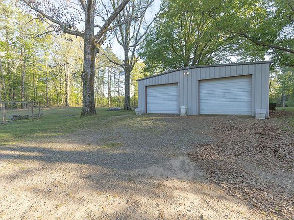 3rd image of 1632 Military Rd