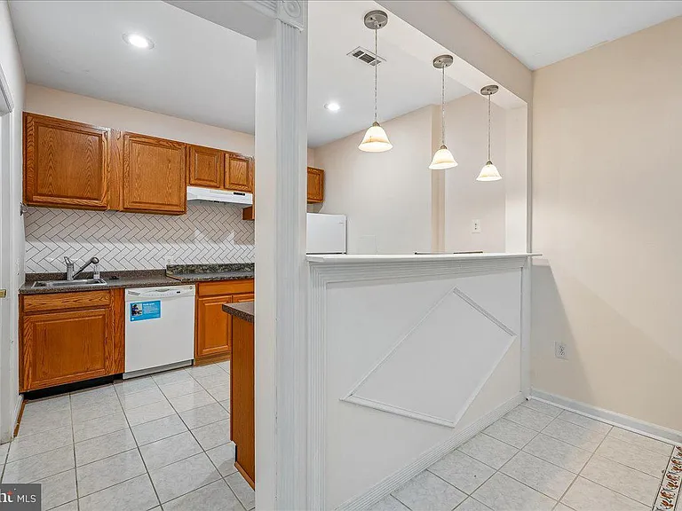 905 Royal Elm Ct — Photo 50