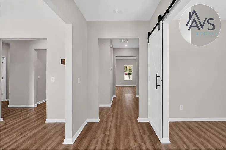 5 bed, 3.5 bath, 3133 sqft, $3,250 — Photo 3
