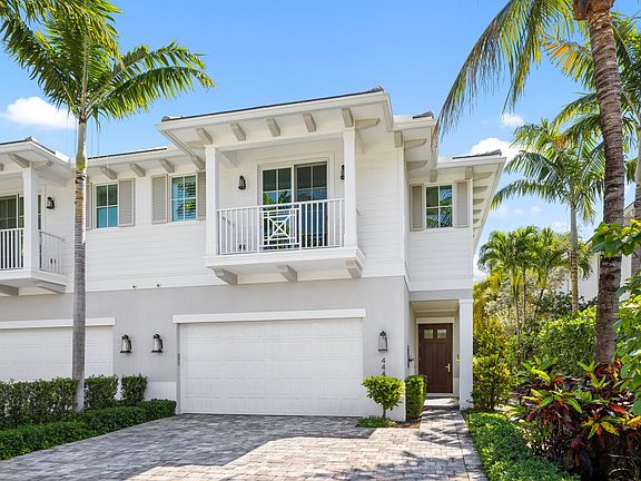 2nd image of 444 NE Wavecrest Way