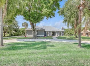 660 Andrix St, Merritt Island, FL 32953