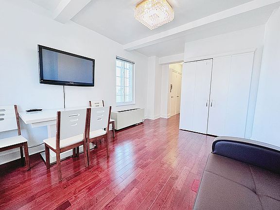 2nd image of 25 Tudor City Pl APT 901