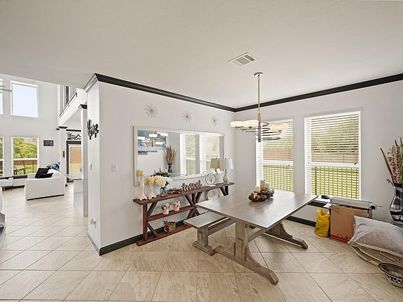 3rd image of 249 Castlegate Ln