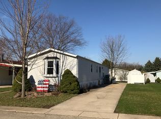 933 Pembrooke Ln, Dekalb, IL 60115