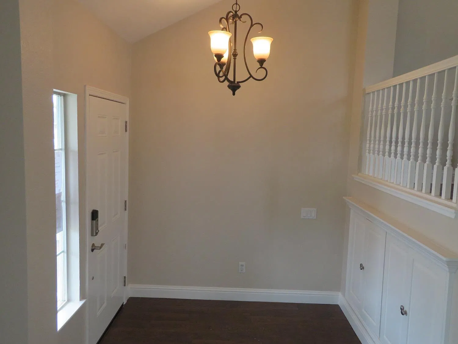 4 bed, 2110 sqft, $3,395 — Photo 2