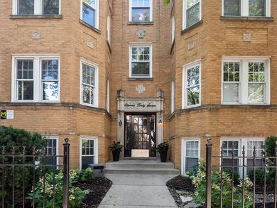 1147 W Lill Ave APT 2W, Chicago, IL, 60614