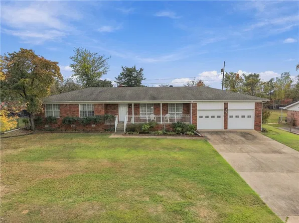300 E Date St, Russellville, AR 72802
