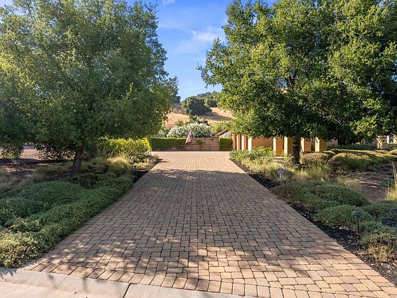 5th image of 291 Mountain Laurel Ln