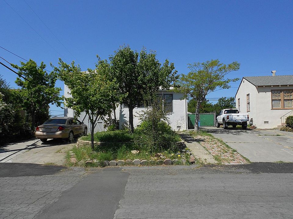 Street view front.