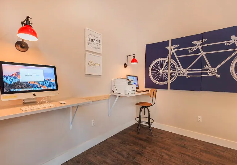 Urban Station — Photo 16