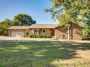 8726 Gary Dr, Tulsa, OK 74131