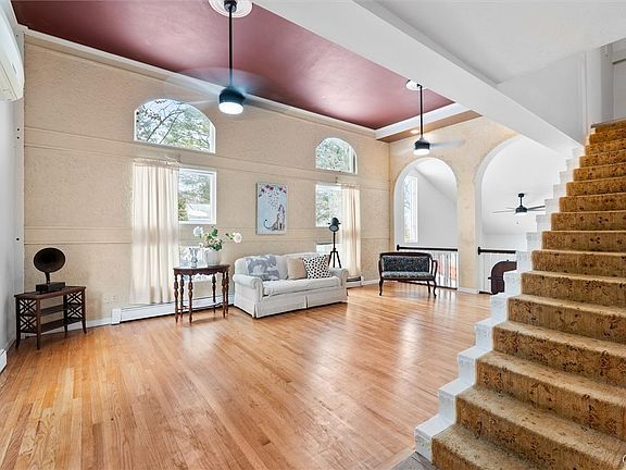 5th image of 102 Meyers Rd