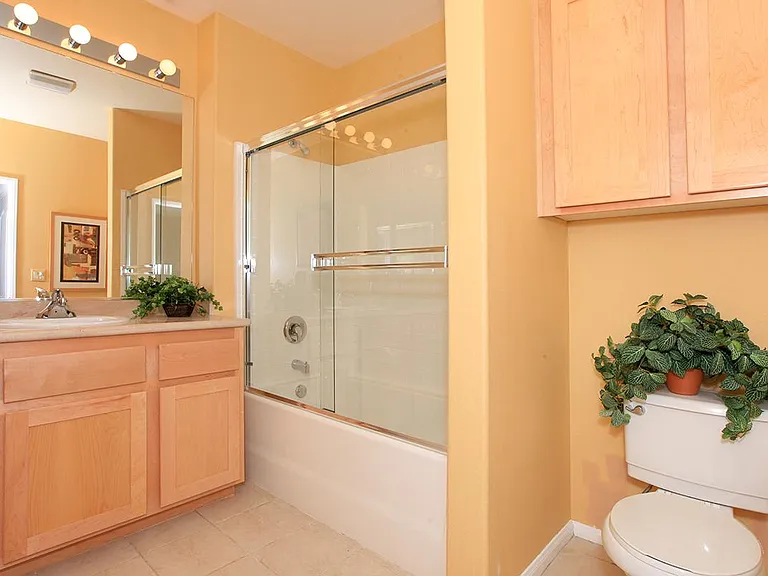 MODERN BATHROOM