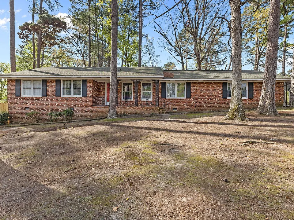 2125 Forest Hills Dr