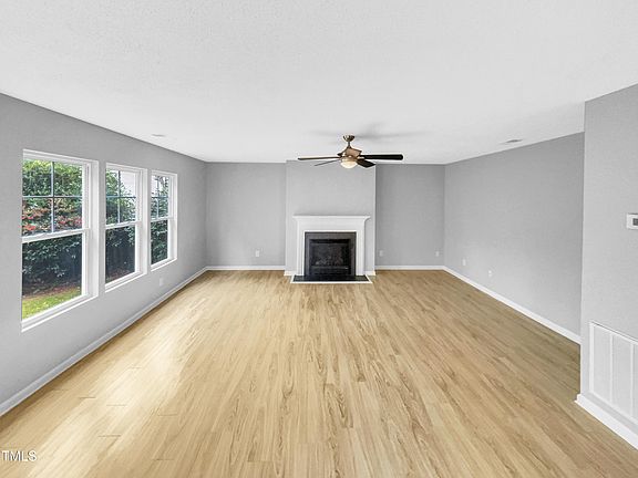 3rd image of 405 Ganyard Farm Way