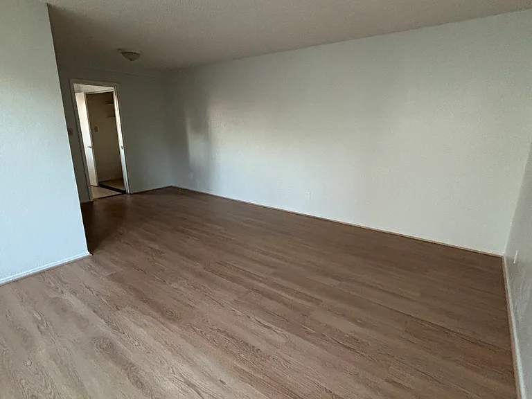 Separate living room/entertainment room