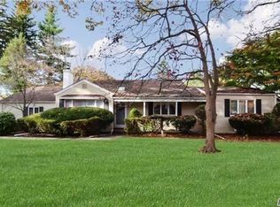 91 Cove Rd, Huntington, NY 11743