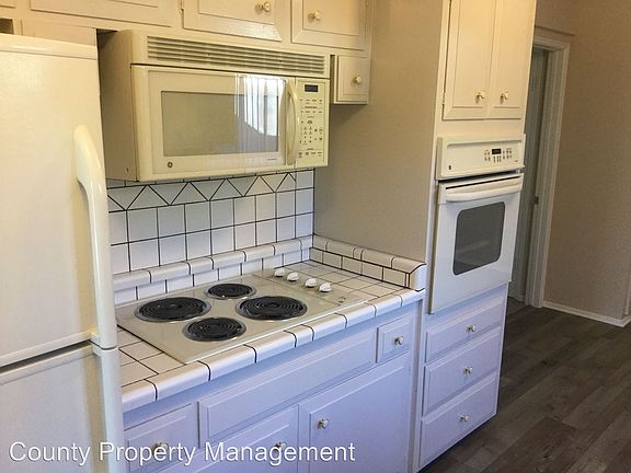 4th image of 1024 Beechwood St