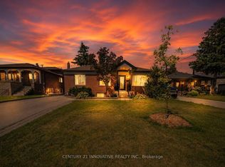 60 Dorking Cres, Toronto, ON M3M2B6