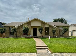 704 Via Del Sur, Mesquite, TX 75150