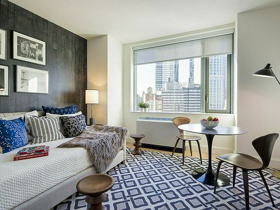 3rd image of 10 City Pt APT 36C