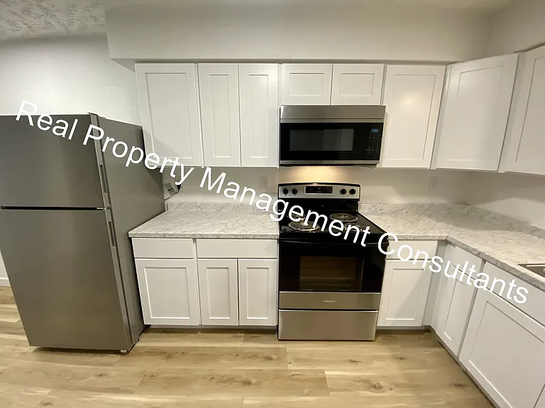 1001 Twin Oaks Ter — Photo 6