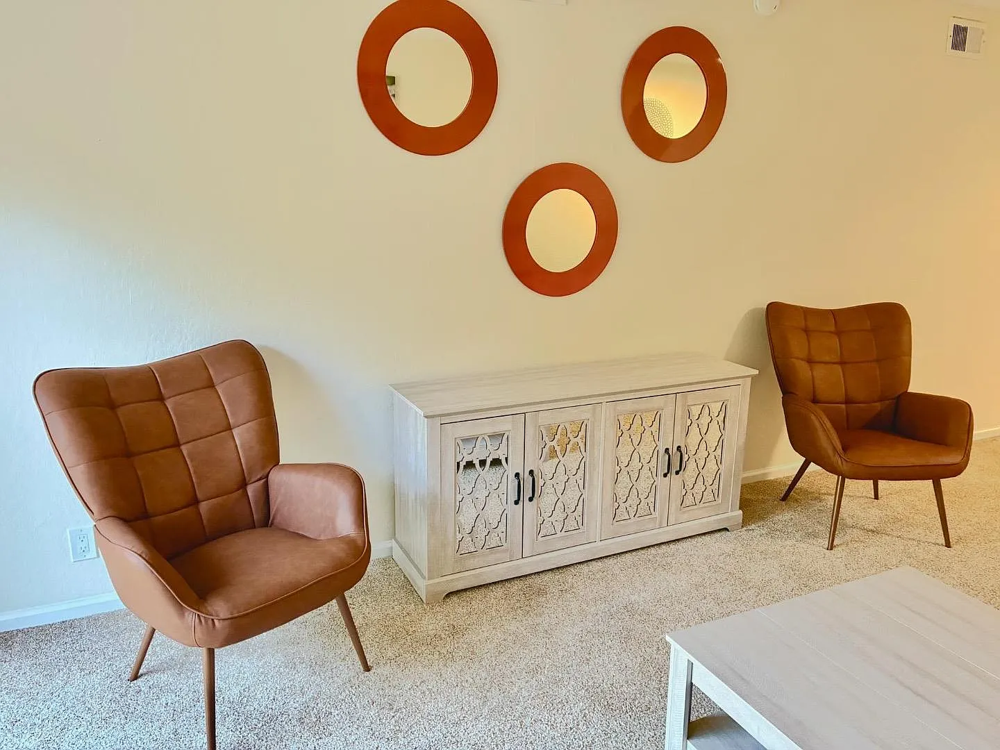 1 bed, 739 sqft, $3,950 — Photo 2