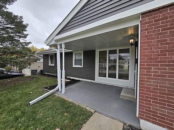 4th image of 15208 Highland Ave