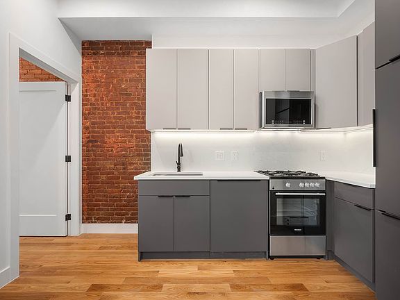 3rd image of 61 W 70th St APT 3