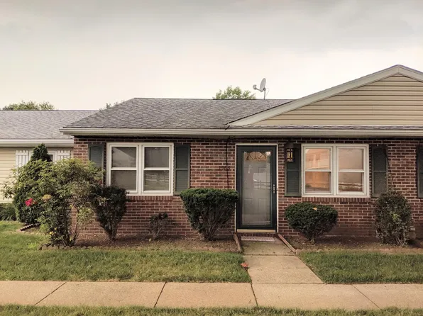 3963 Townhouse Ln, Uniontown, OH 44685