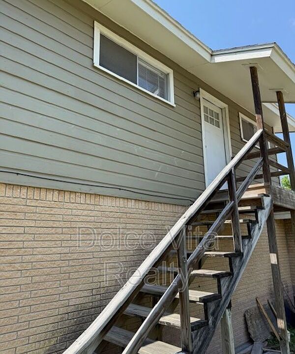 1st image of 2233 Ivy Ave #B