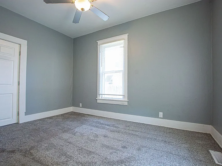 2123 Washington St — Photo 7