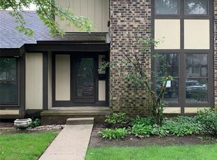 25045 Glenbrooke Dr, Southfield, MI 48033