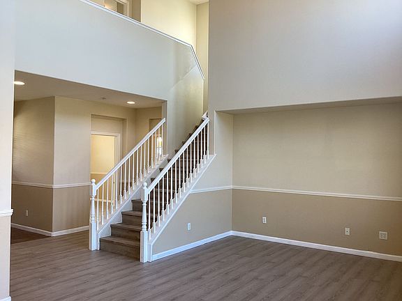 4th image of 7426 E Redlands Ave