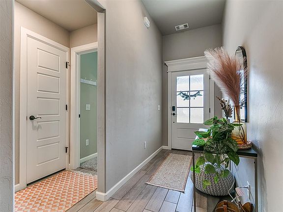 2nd image of 3912 Palmetto Trl