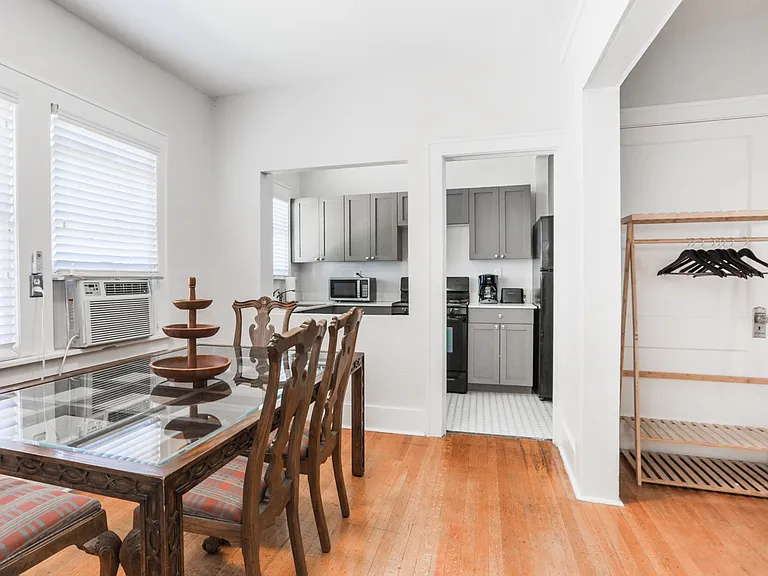 1508 N Robinson Ave #2 — Photo 2