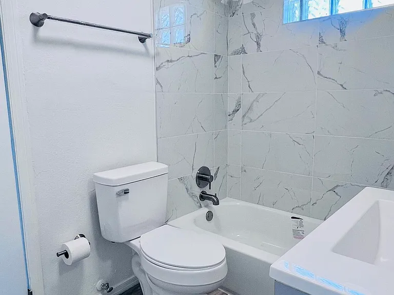 1021 E Fillmore St — Photo 16